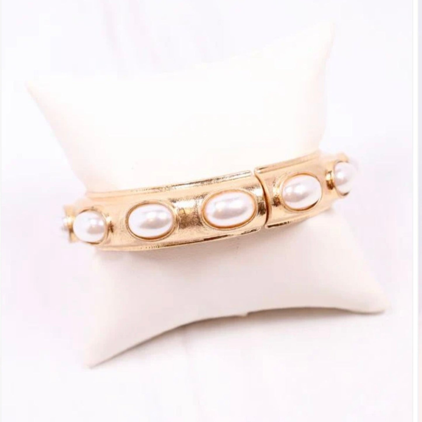 Harriette Gold Pearl Bracelet